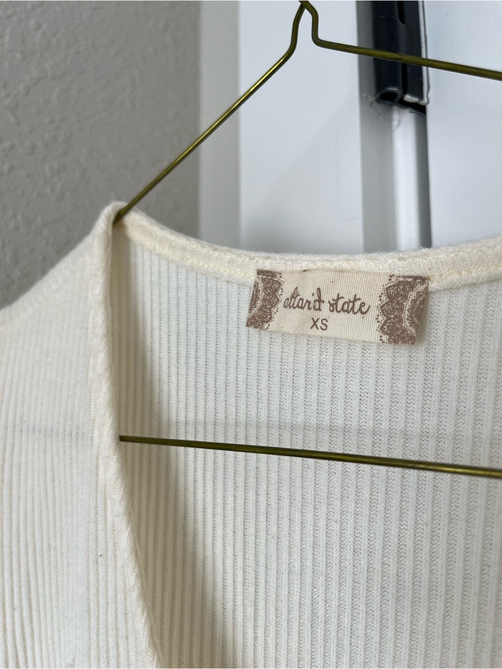 Altar’s State Cream Ribbed Button Peplum Top - Picture 3 of 8